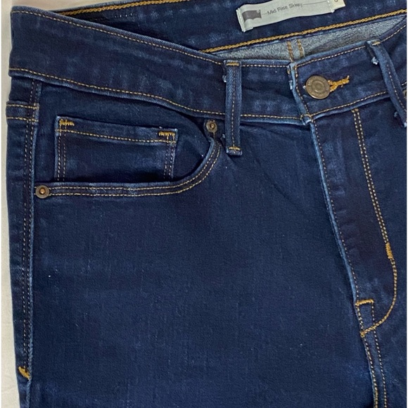 Levi’s Mid Rise Skinny Jeans - Picture 8 of 16